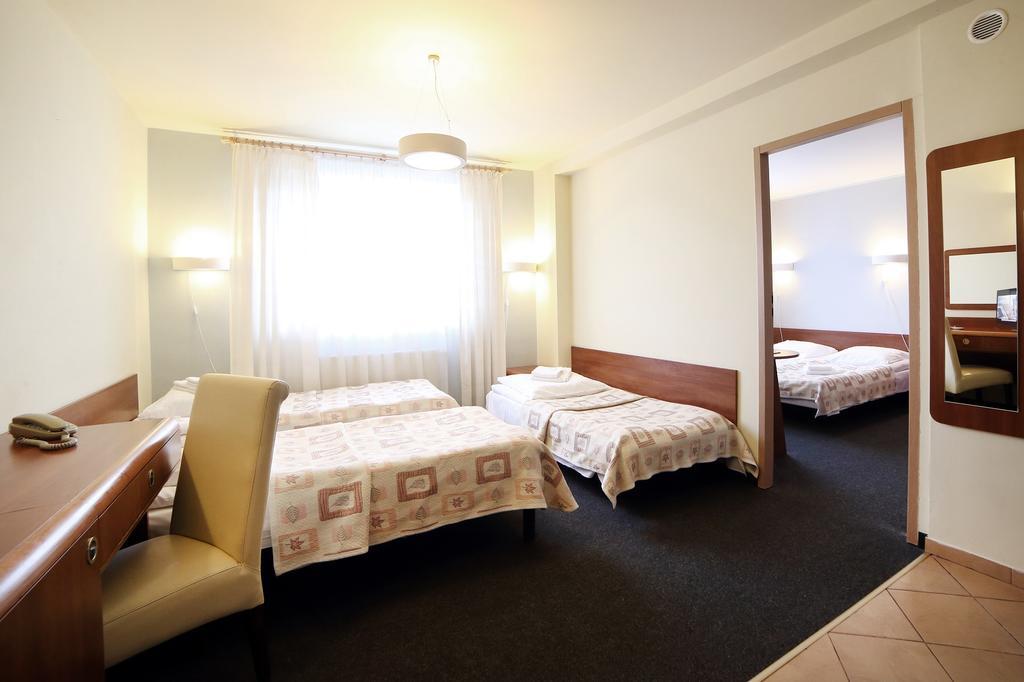 Hotel I Restauracja Abis Bystrzyca Kłodzka Exteriör bild