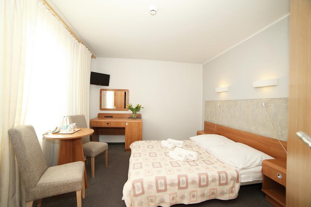 Hotel I Restauracja Abis Bystrzyca Kłodzka Exteriör bild